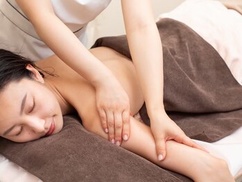 スリーズララ(Cerise LaLa)/すっきり背中と二の腕が叶う！