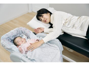 ここから接骨院/お子さんもお隣で施術可能です！