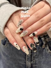 ネコ(Neko)/韓国ガーリーネイル　乳白色　黒