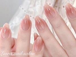 チークネイル　シンプル　原宿