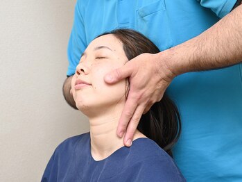 たてべカイロプラクティック 藤が丘治療室の写真/【脳の疲れをリセット！】不眠・眼精疲労でお悩みの方は、全国数十院の希少な神経調整でお悩み解消！