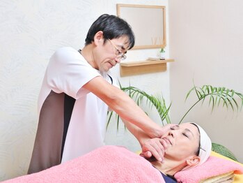 さわやかコリニック/　顔筋整体