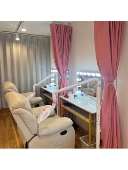 エクシアホワイトニング 西宮北口店/個室になっていてゆったり！