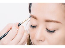 ビューティーアイラッシュ 西中島南方店/【眉毛も綺麗に】目元全体のケア