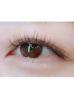 ナチュラル上品な目元にしたい