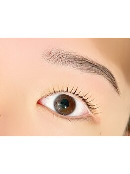 ナチュラル上品な目元にしたい