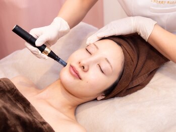 チェリーブロッサム 恵比寿店(CHERRY BLOSSOM)/ティントファンデーション導入