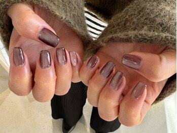 ミリィー(MILY)の写真/シンプルで上品、質感にこだわりたいオトナ女性へ。指先からあなたの魅力を引き出すネイルへと仕上げます。