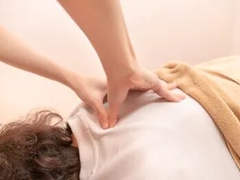 ウェルビーイング(well-being)の写真/溜まった疲れを徹底解消。ガチガチに張った背中や辛い肩こり、腰痛の改善に効果的。整体で姿勢も改善！