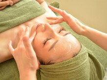 高濃度ビタミンＣ導入で毛穴レスな潤肌に★ヘッド付でリフトUPも