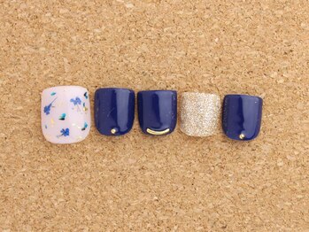ネイルサロン ブランロール 白金店(Nail Salon Blanl'or)/FOOT ネイビー×押し花¥8,760