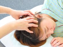 側頭筋など緩めることでアゴや首や肩のこりを改善。(ヘッドスパ)