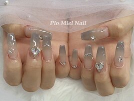 グレージュ×クリア×ビジュー