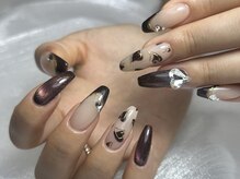 ゴージャスなネイル、キラキラネイルお任せください♪