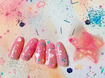 ポップなハートネイル