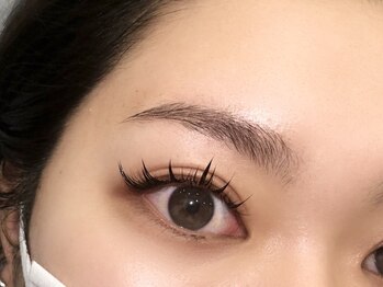 ラッシュスタイル 春日井店(Lash style)の写真/SNSで話題沸騰【マツエク/ワンホン仕上げ♪ナチュラル¥8500】束感のあるデザインでデカ目効果&抜け感eye★