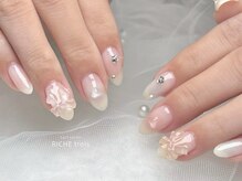 リッシュ トロワ(RICHE trois)/ほんのりチークネイル