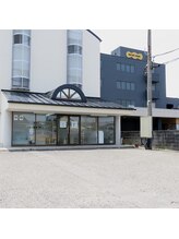 ホワイトニングショップ 今治店/駐車場は店舗前入口前5台分です