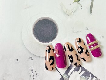 ヒョウ柄ネイル