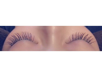 フリルアイビューティ 豊中店(Frill Eye Beauty)/