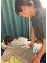 こりとりらくね 長岡京/背骨を伸ばしながら状態を確認