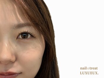 ルクソーアイ(LUXUEUX EYE)