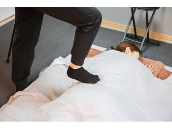 イング(ing)の写真/男性に大人気！指圧じゃ物足りないあなたへ、足圧ならではのしっかりした圧を体験してみてください♪