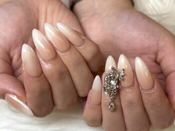 フルーリラ(fleulilas)の写真/シンプルじゃ物足りないあなたへ!まるで自爪のような長さ出し◎高技術×提案力で理想の指先へ☆