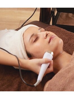 リラクゼーションサロンアンドスクール 樹音/ラジオ波で美肌ケア