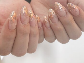 アリスリー 札幌麻生店(ArisLy)の写真/【300種類から選べるシンプル定額ネイル＋チップ長さだし10本¥9800】爪の形にもこだわりモチの良さも◎