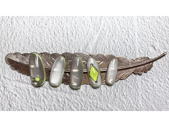 ラウレアルア(Laure’a lua)/マグネットネオンラインネイル