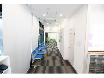 アスミルはり灸接骨院 金山駅前院/外からだと分かりませんが・・・