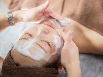 ポエマ(POEMA)/1.お肌の汚れを落としていきます