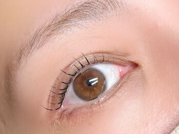 エミューアイラッシュ(emu. EYELASH)の写真/大人気　パリジェンヌデザインラッシュリフトで根本からググっとカール♪朝の支度を時短！持ち・キープ力◎