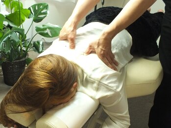 エスペルトの写真/当店の"美容整体"は、ほぐしによる一時的な効果ではなくお悩みを根本から改善！姿勢改善・疲労回復にも◎