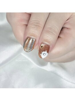 リッシュ トロワ(RICHE trois)/きらきらハロウィンネイル