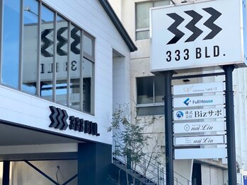 フルハウス エアリアル(Full House AeriAl)/外観：1F　駐車場　／　2F　店舗