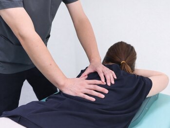 シオ 横浜関内(sio)の写真/マッサージも整体もダメだった腰のつらさに。腰を触らずに変わることもある整体