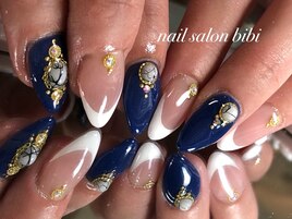 ネイビー＆フレンチ