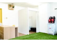 更衣室はお着替えがしやすいように広めに作りました♪