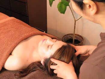 ボディメンテナンスサロン コンフアオーン/たるみケア!原因の6割は首肩頭