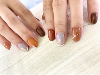 ネイルズ とんぷそん/煌めくシンプルネイル♪