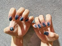 シー(Shhh...)/もやっとネイビー