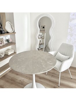 エヌエー(Na)/店内風景