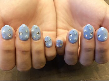 プラハネイル(+HER 美甲)/ブルー×ストーン