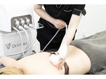 キャビテーション、ラジオ波、LEDで固い脂肪をほぐします