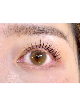 ナチュラル上品な目元にしたい