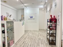 ホワイトニングショップ浦添店と協業しております！！