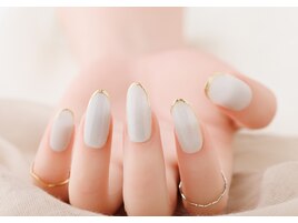 梅雨のシンプルフレンチネイル