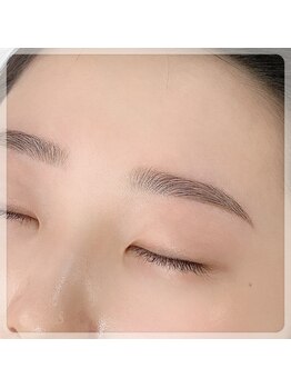 スムーピー(Smoopy)/可愛らしい平行眉